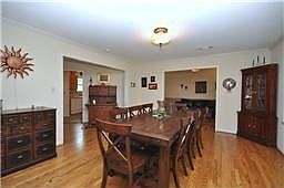4th image of 9733 Westview Dr