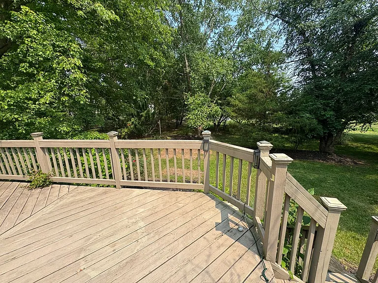 102 Ravenwood Pl — Photo 35