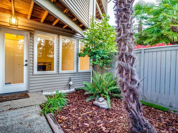 2030 42nd Ave E APT 3