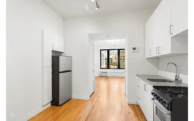 Rented by Douglas Elliman | media 37