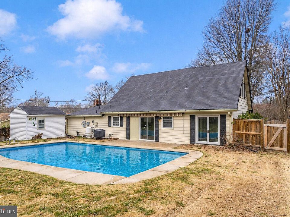 1st image of 12209 Rolling Hill Ln