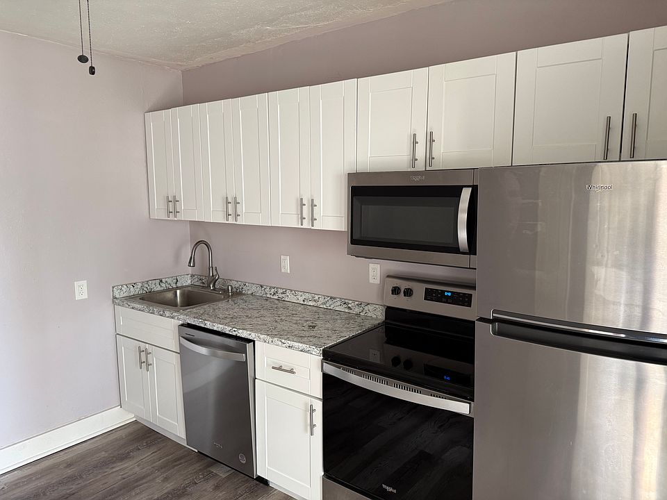 1st image of 802 S Cedar St APT 3
