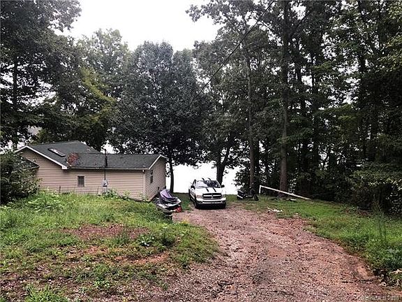 5th image of 3806 Landmark Dr