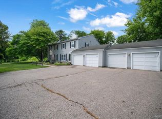 17013 Smugglers Cove St, Clinton Township, MI 48038