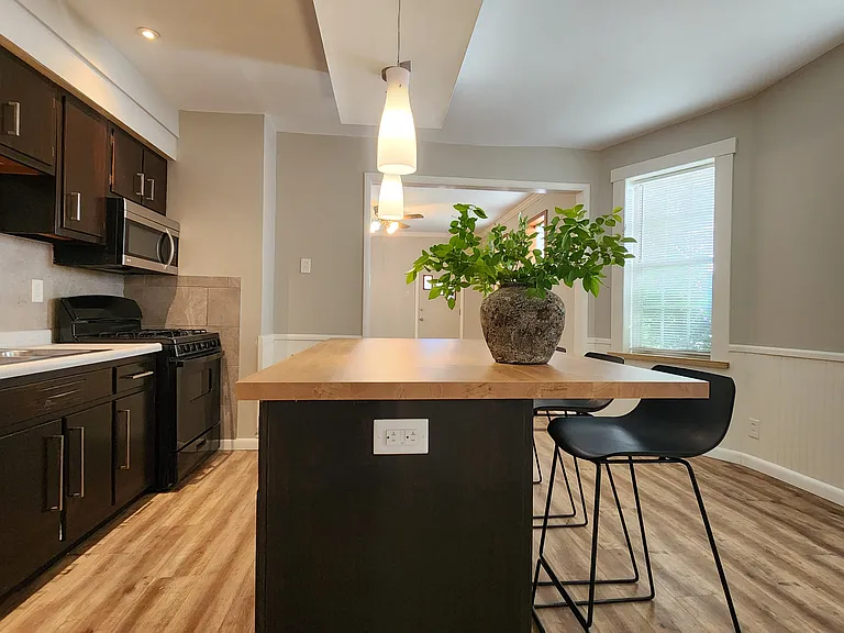 7004 Kazimier Ave — Photo 4