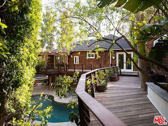 3rd image of 2715 La Cuesta Dr