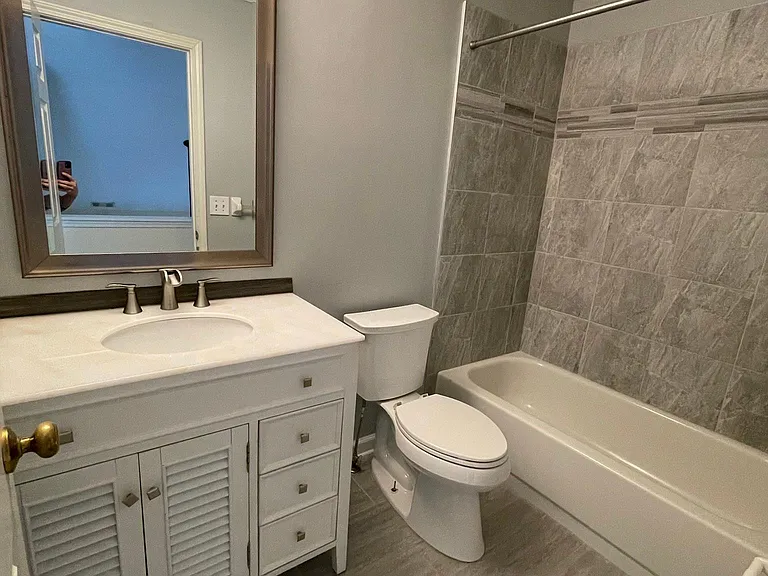 2nd Bathroom Upstairs