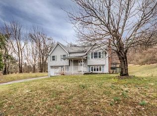 12 Rolling View Dr, Hackettstown, NJ 07840
