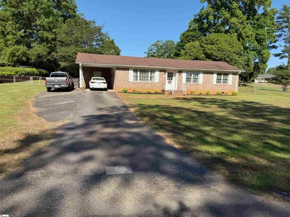 104 Russell St, Spartanburg, SC 29307