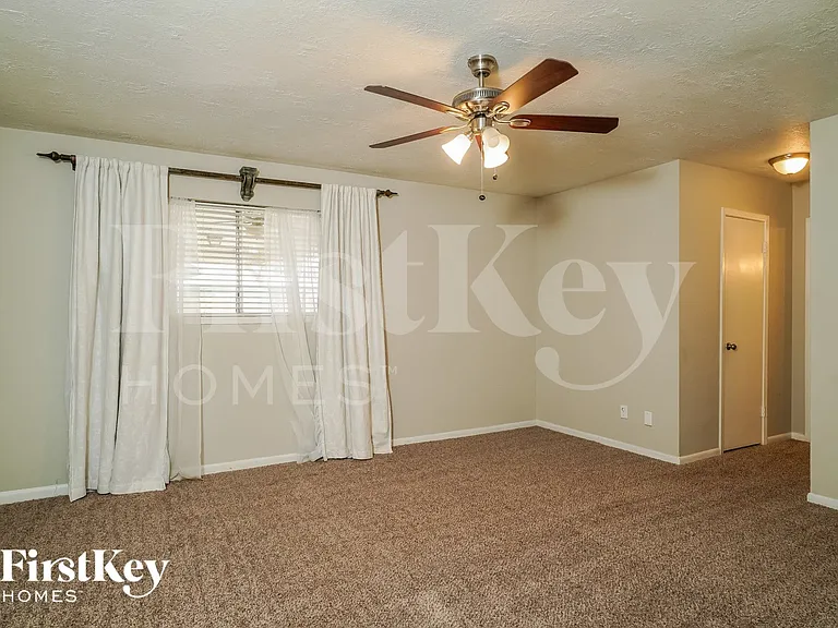 4611 White Cloud Ln — Photo 8
