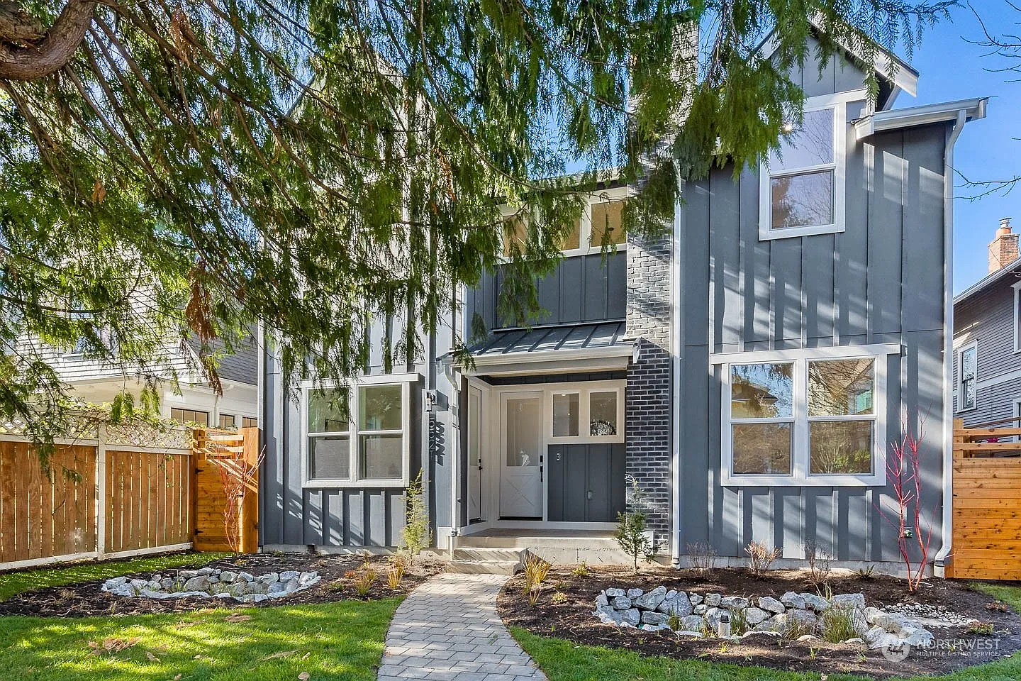 5521 16th Avenue NE photo 1