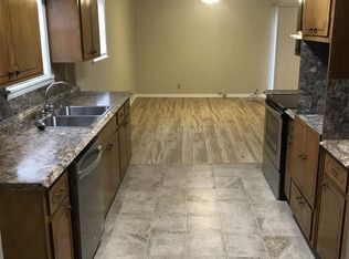 32 Nottingham Ln, Pine Bluff, AR 71603