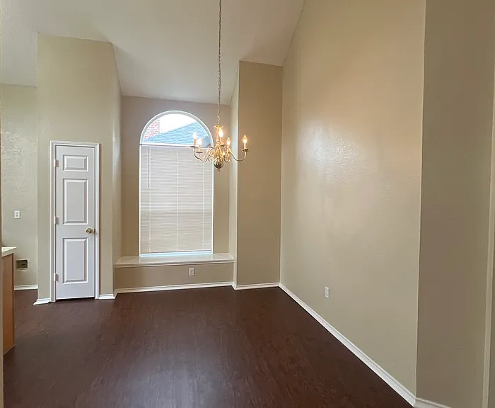 2213 Creek Royal Dr — Photo 9