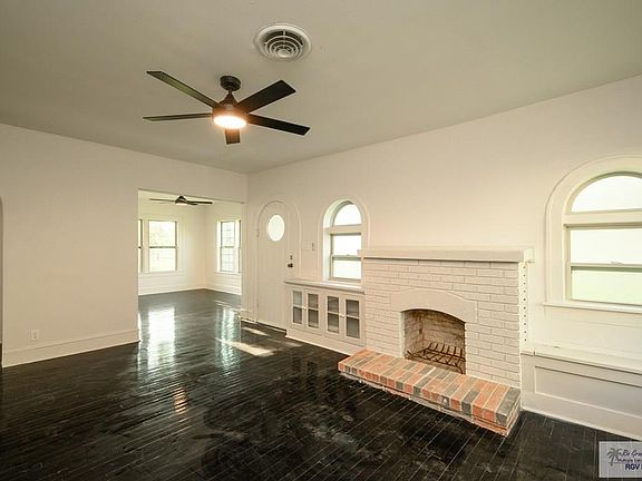 3rd image of 1114 E Polk St