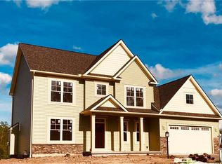 6446 Southgate Hills Dr, Victor, NY 14564