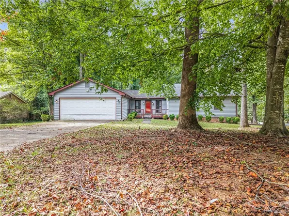 3047 Sanibel Dr, Stone Mountain, GA 30087