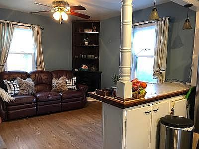 Upstairs livingroom