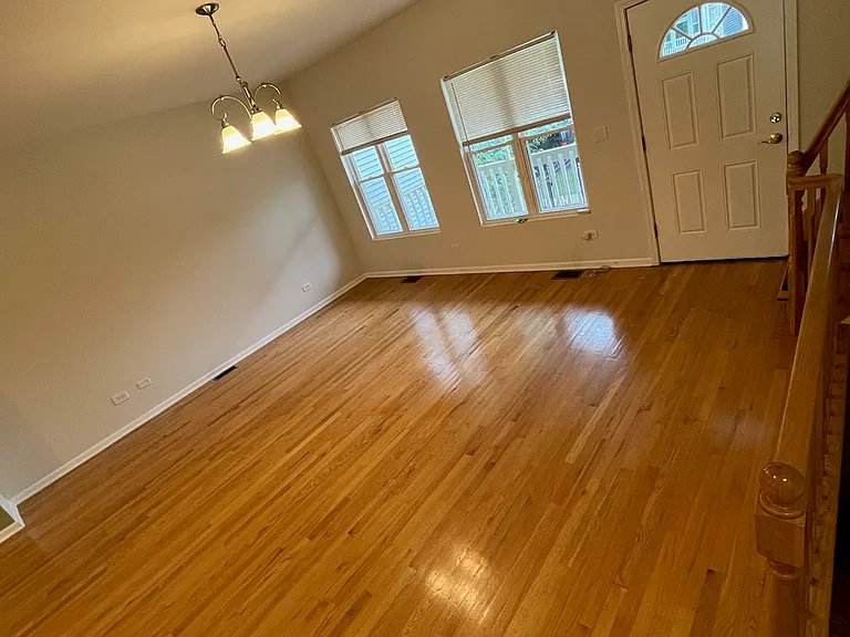 1934 N Saint Louis Ave — Photo 19