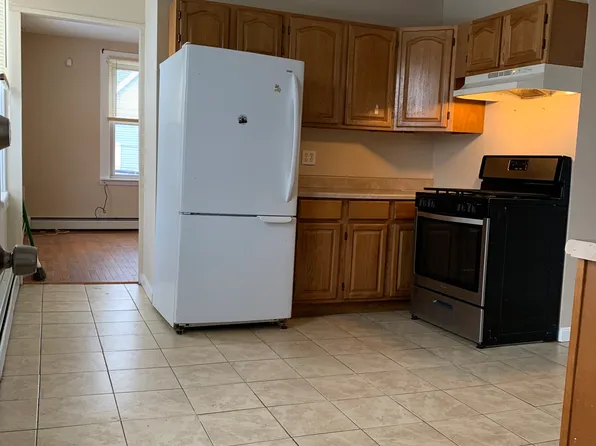 129 Park St APT 2, Pawtucket, RI 02860