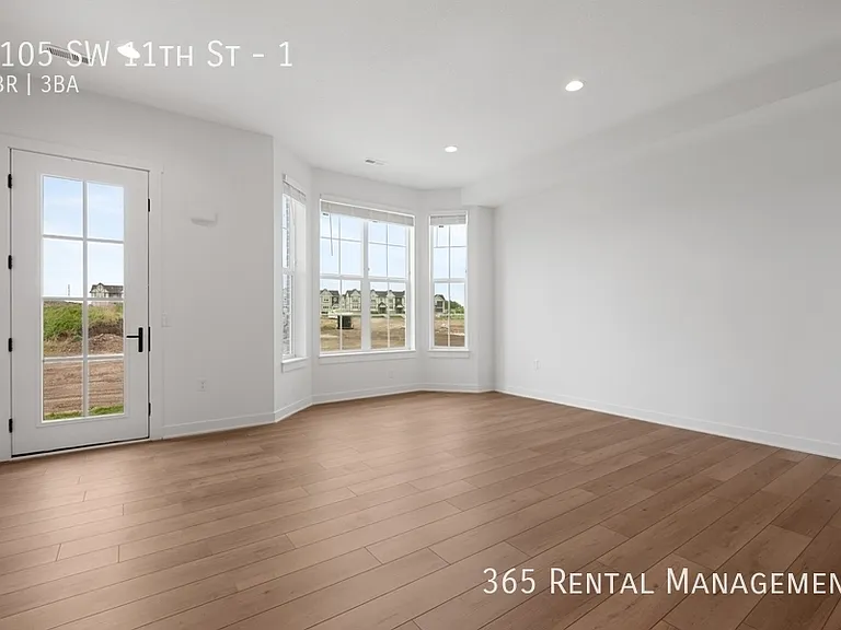 1105 SW 11th St #1 — Photo 36