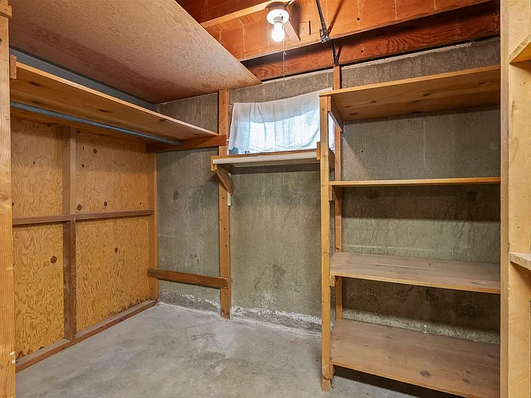 9826 Ravensbrook Dr — Photo 36