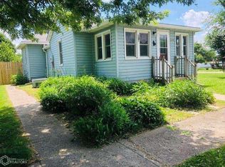 308 3rd St SW, State Center, IA 50247