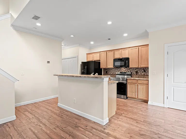 1020 Fairway Ln — Photo 13
