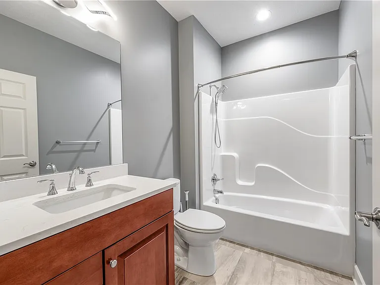 1352 Creeks Edge Dr — Photo 24