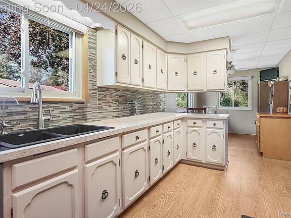 4th image of 8300 Lawrence Ave