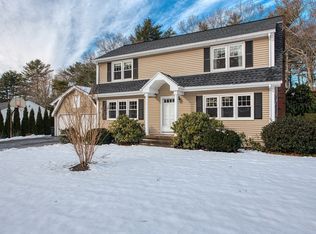 27 Pinecrest Dr, Taunton, MA 02780