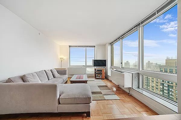 1st image of 215 E 96th St #40C
