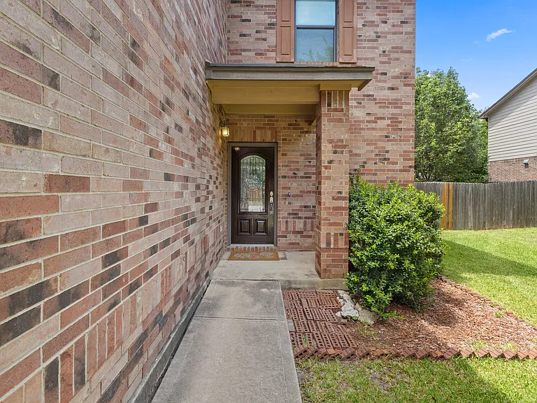 2101 Golden Arrow Ave — Photo 4