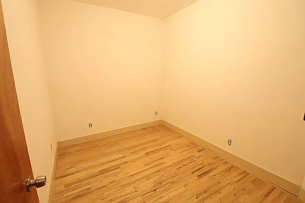 Rented by Nest Seekers International | media 16