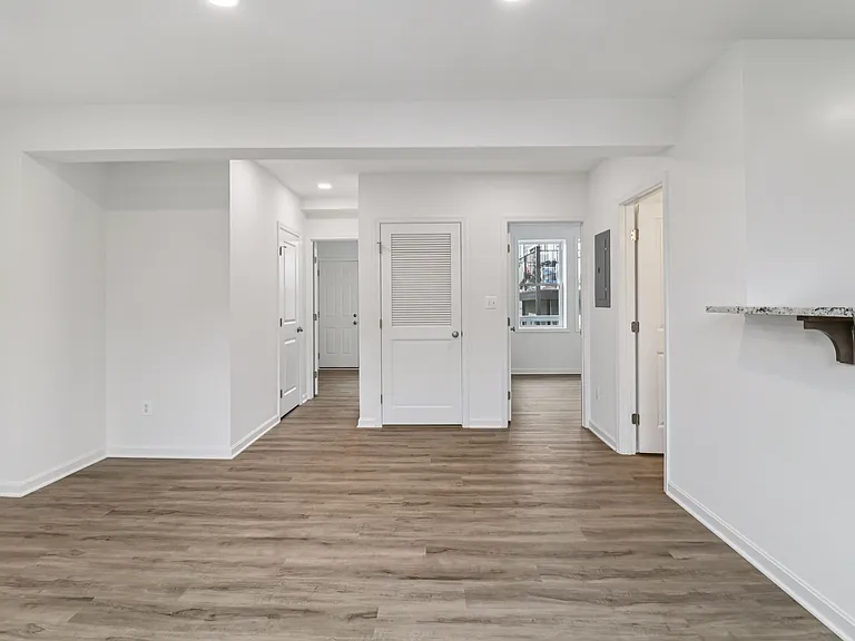 303 Seaton Pl NE #4 — Photo 6