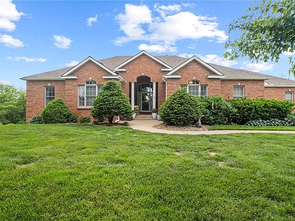 3rd image of 19704 NE Red Oak Blvd