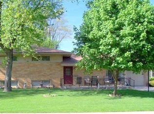 1031 New Haven Ave, Aurora, IL 60506