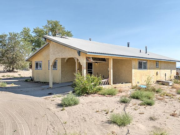 2nd image of 1698 Moody Ln