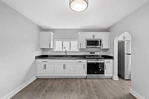 105 Broadway St Photo 1