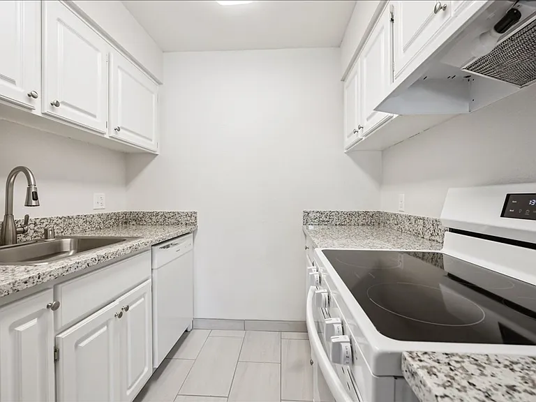 7051 Bowling Dr — Photo 7