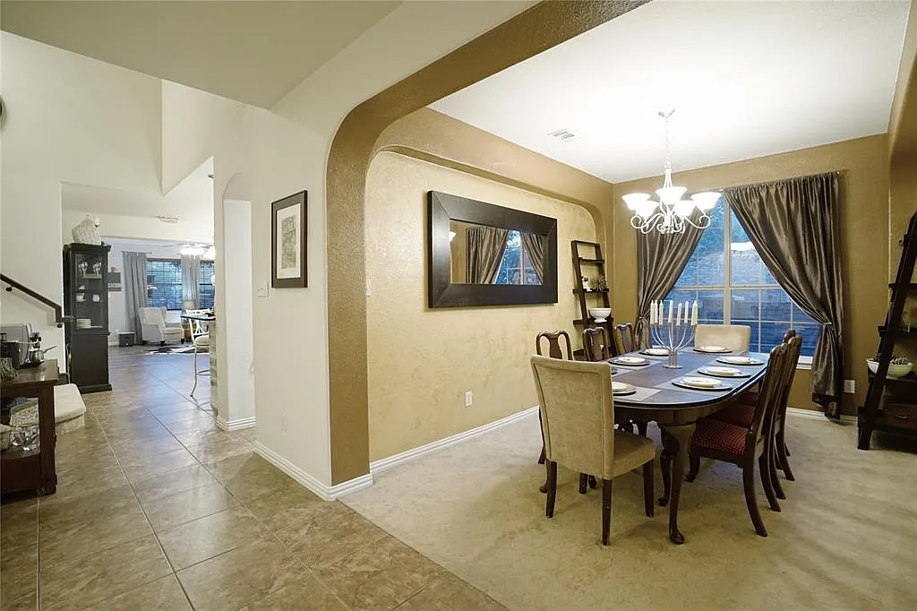 4 bed, 3535 sqft, $4,195 — Photo 4