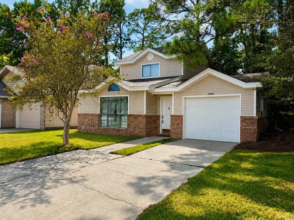 1900 Squirrel Path, Fort Walton Beach, FL 32547