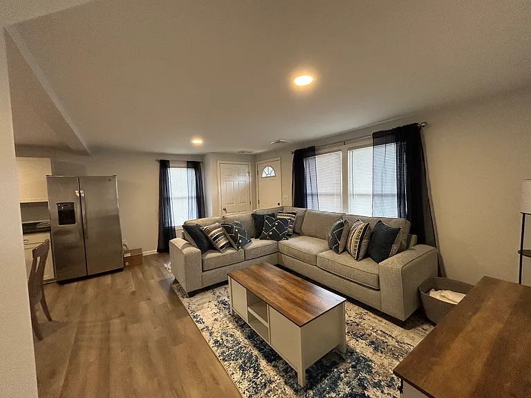 1001 S Greenwood Ave — Photo 5