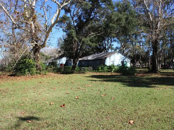 126 Bluebonnet Dr, Jones Creek, TX 77541