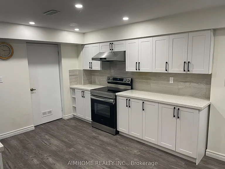 58 Hewlett Cres #BSMNT — Photo 10