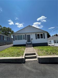 55 Oliver St, North Providence, RI, 02904