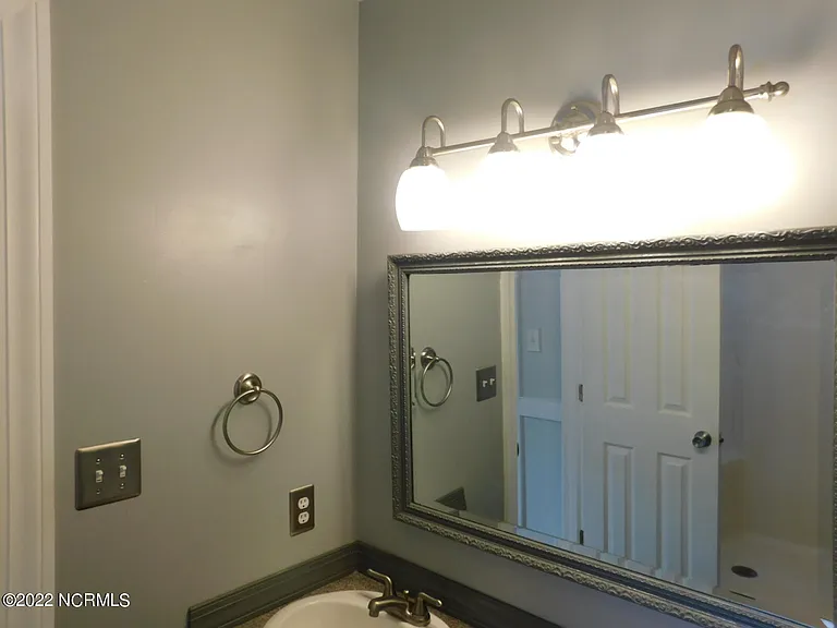 2903 Mandy Ln — Photo 15