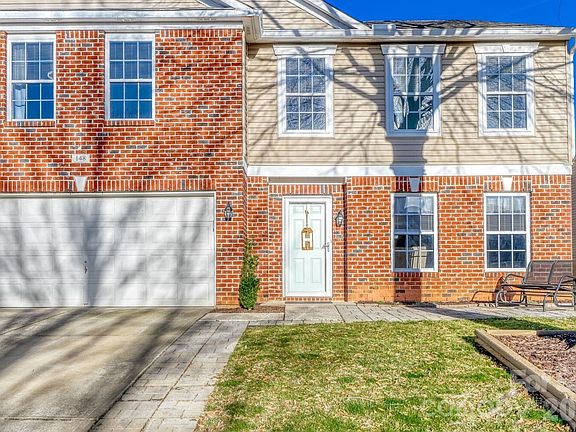 3rd image of 148 Farm Springs Dr