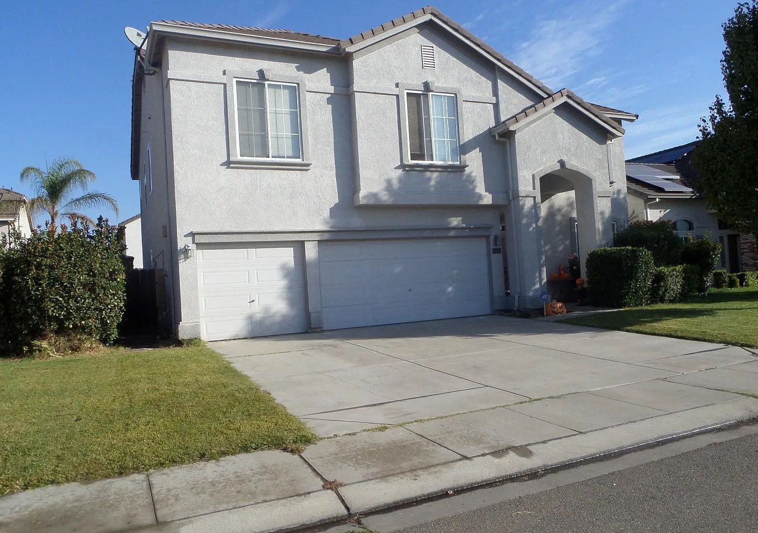 729 Wynyard Cir — Photo 2