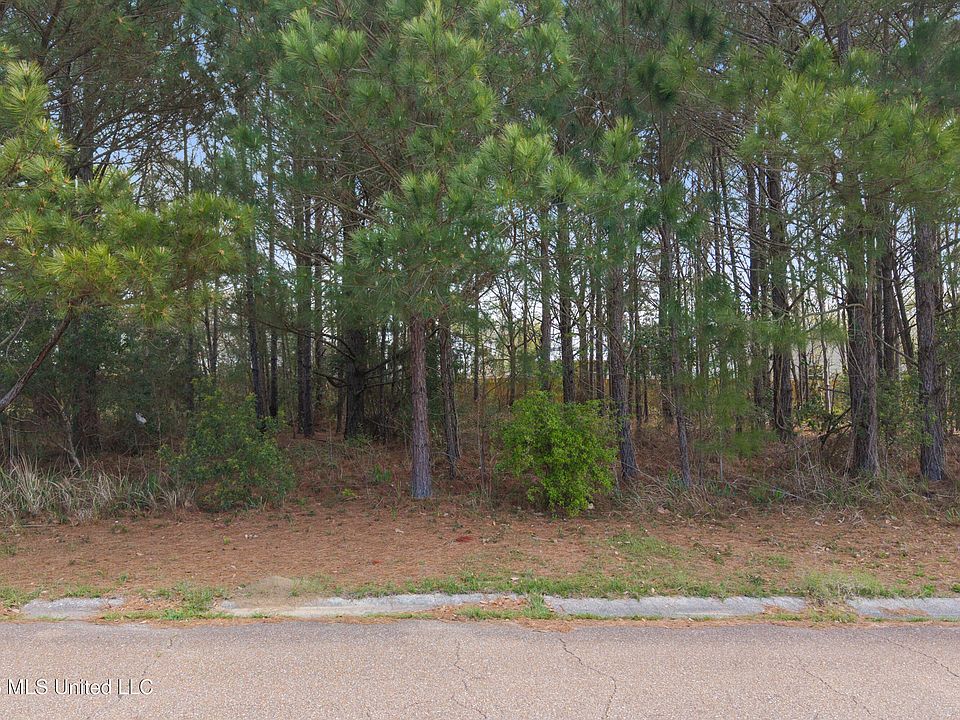 1st image of 128 Lakewood Dr