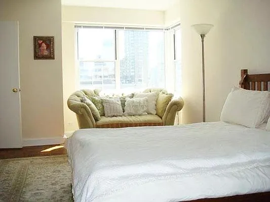 Rented by R New York | media 9